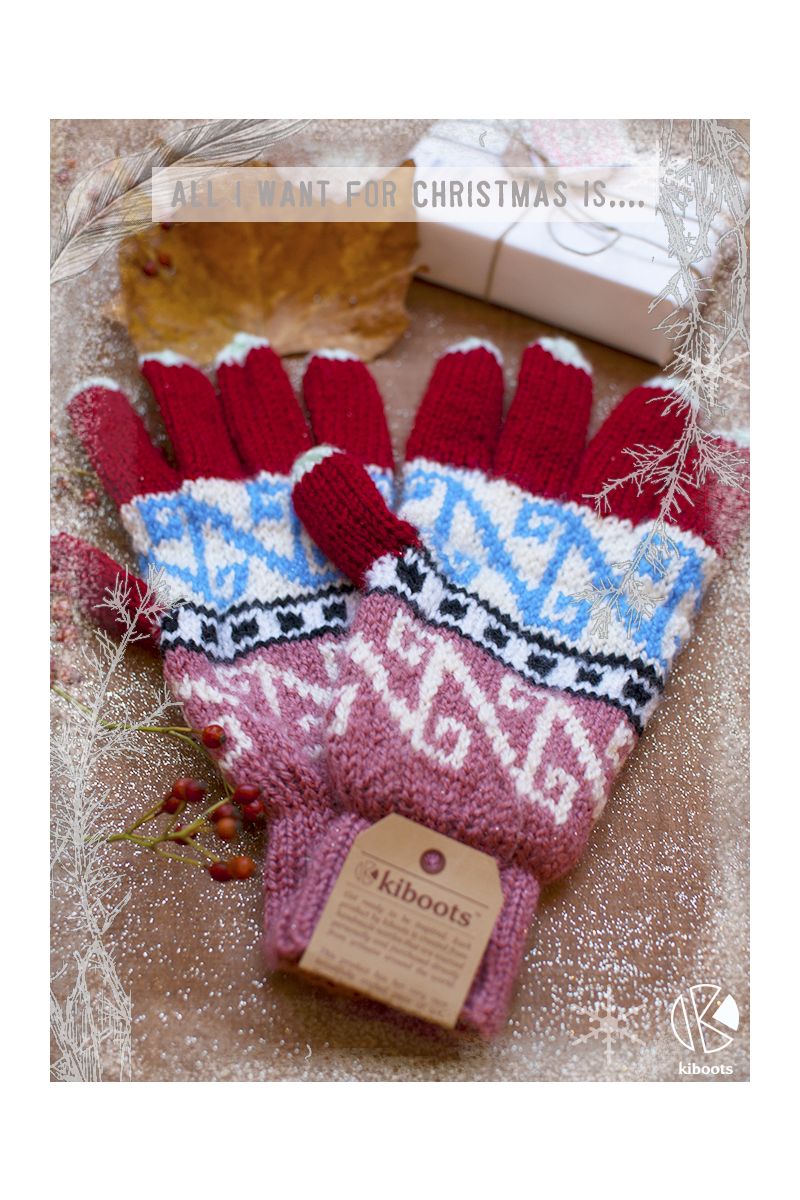 Knitted gloves