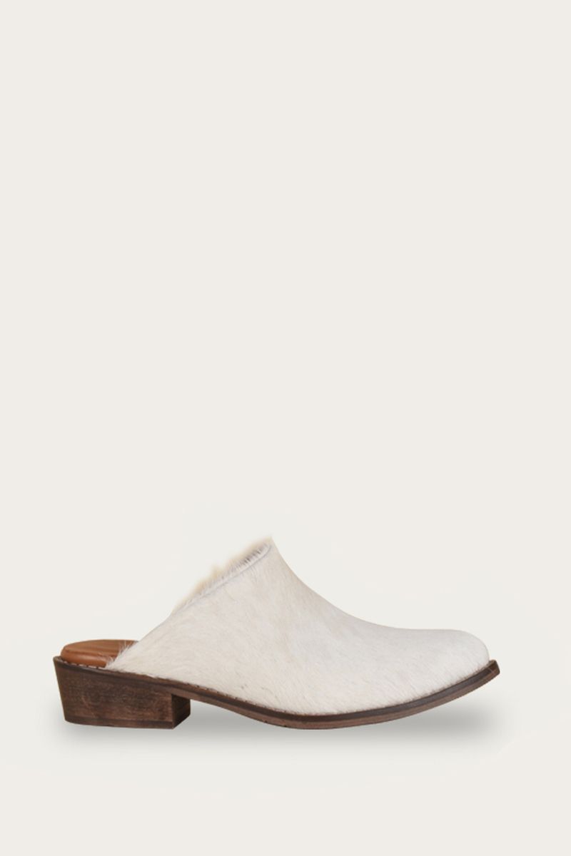 Mules with low heel cowhide